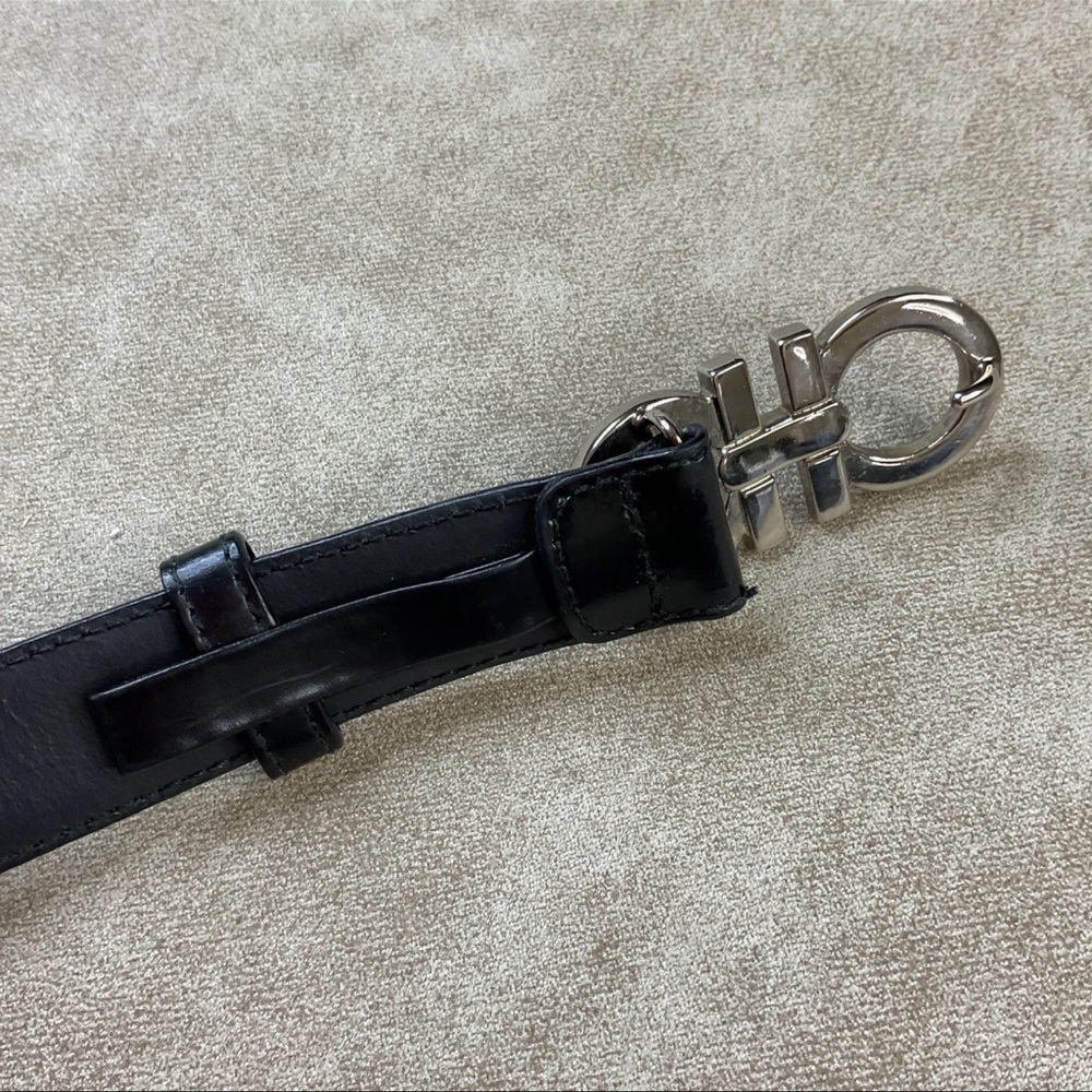 Salvatore Ferragamo Gancini Buckle Black Leather Unisex Belt 34'' waist - Picture 2 of 14